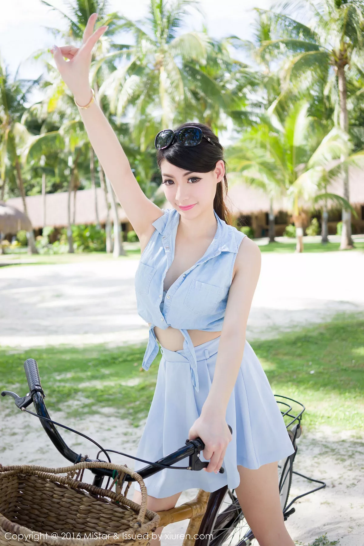 秀人集.com_[MiStar魅妍社]Vol.071_嫩模Mara酱薄荷岛旅拍高腰学生制服露半球诱惑写真60P