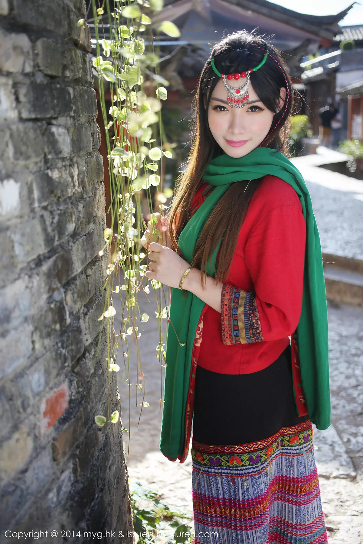 秀人集.com_[MyGirl美媛馆]Vol.071_嫩模MARA醬丽江古城旅拍黑丝网袜诱人美臀诱惑写真53P