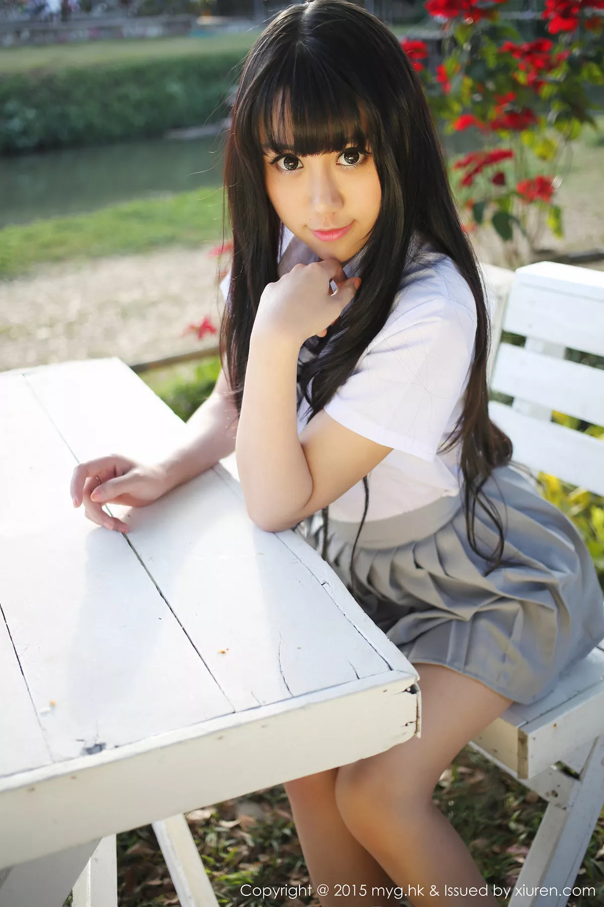 秀人集.com_[MyGirl美媛馆]Vol.096_嫩模杨晓青儿泰国旅拍清纯学生装花丛中的美仙子写真88P