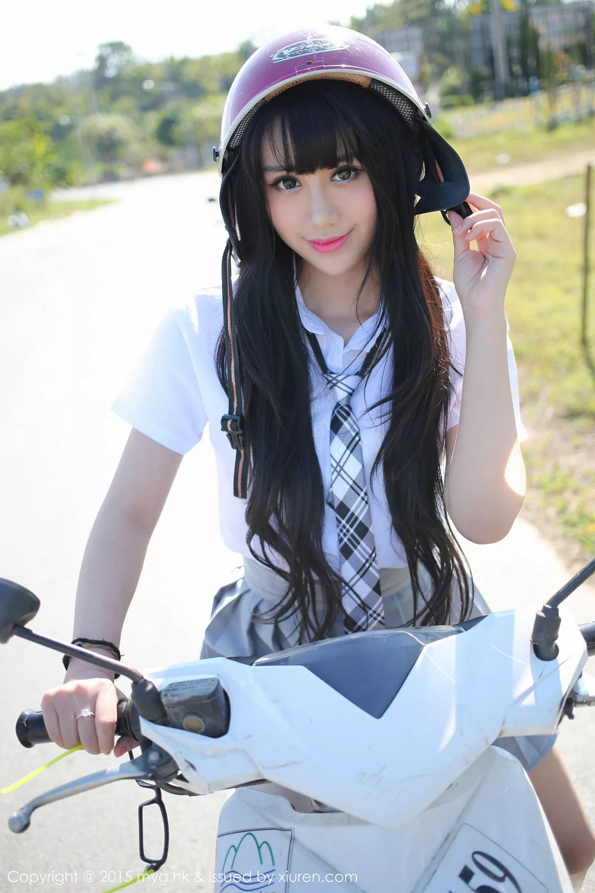 秀人集.com_[MyGirl美媛馆]Vol.096_嫩模杨晓青儿泰国旅拍清纯学生装花丛中的美仙子写真88P