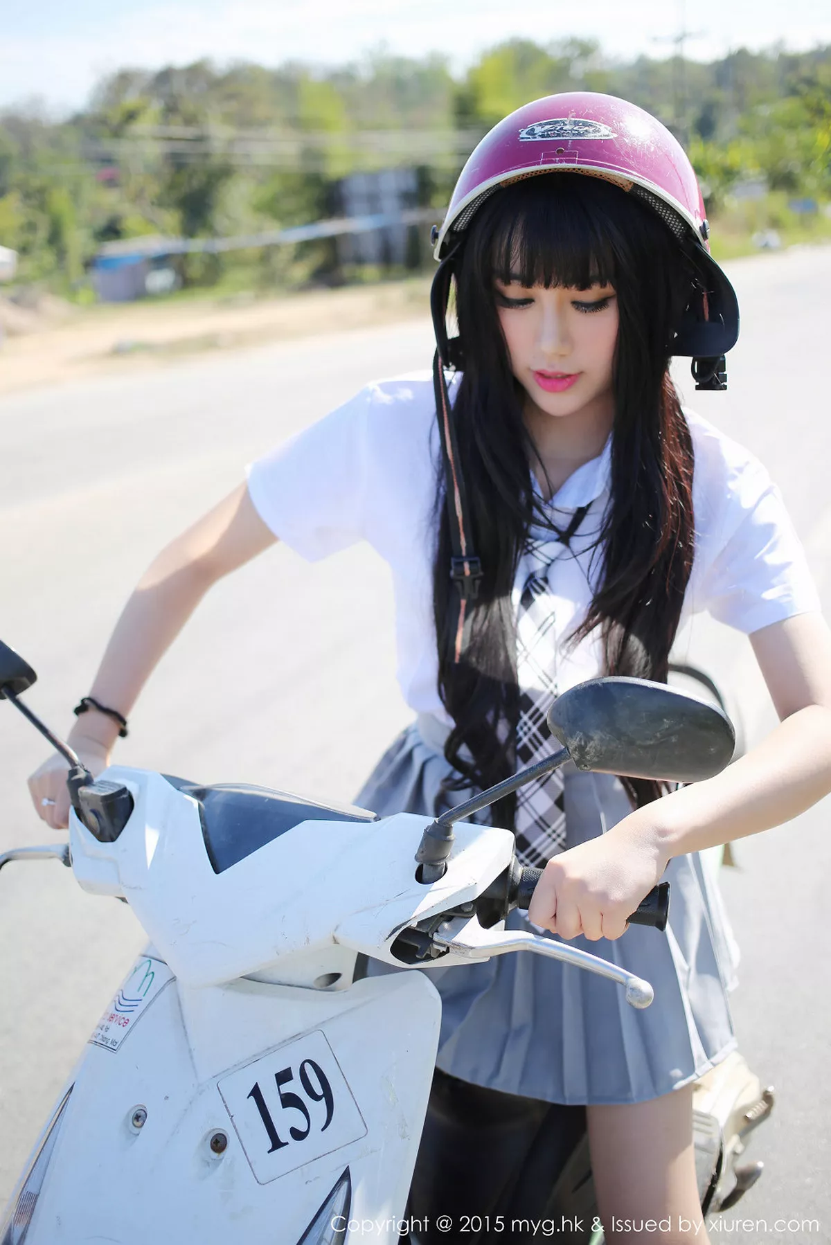 秀人集.com_[MyGirl美媛馆]Vol.096_嫩模杨晓青儿泰国旅拍清纯学生装花丛中的美仙子写真88P