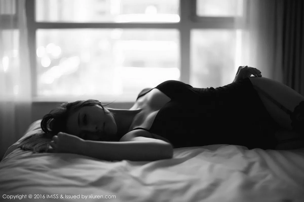 秀人集.com_[IMISS爱蜜社]Vol.064_性感美女樂樂Mango浴室里白色内衣湿身秀美乳诱惑写真52P