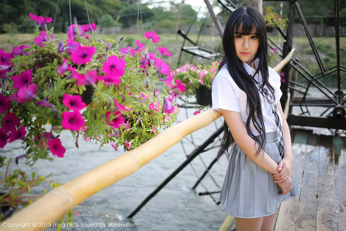 秀人集.com_[MyGirl美媛馆]Vol.096_嫩模杨晓青儿泰国旅拍清纯学生装花丛中的美仙子写真88P