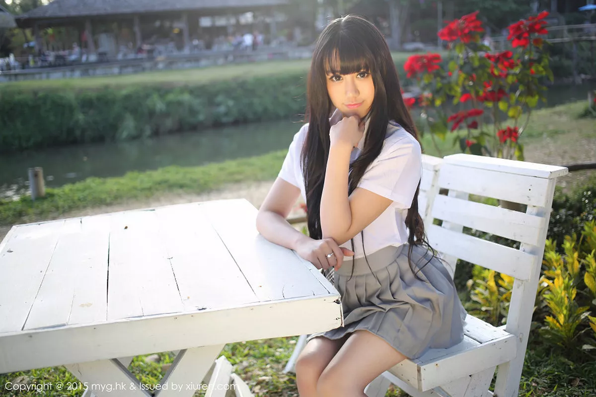 秀人集.com_[MyGirl美媛馆]Vol.096_嫩模杨晓青儿泰国旅拍清纯学生装花丛中的美仙子写真88P