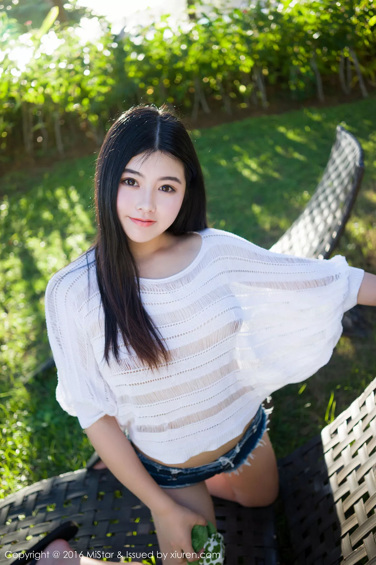 秀人集.com_[MiStar魅妍社]Vol.073_嫩模娜露Selena薄荷岛旅拍白色透视网衣秀豪乳写真60P