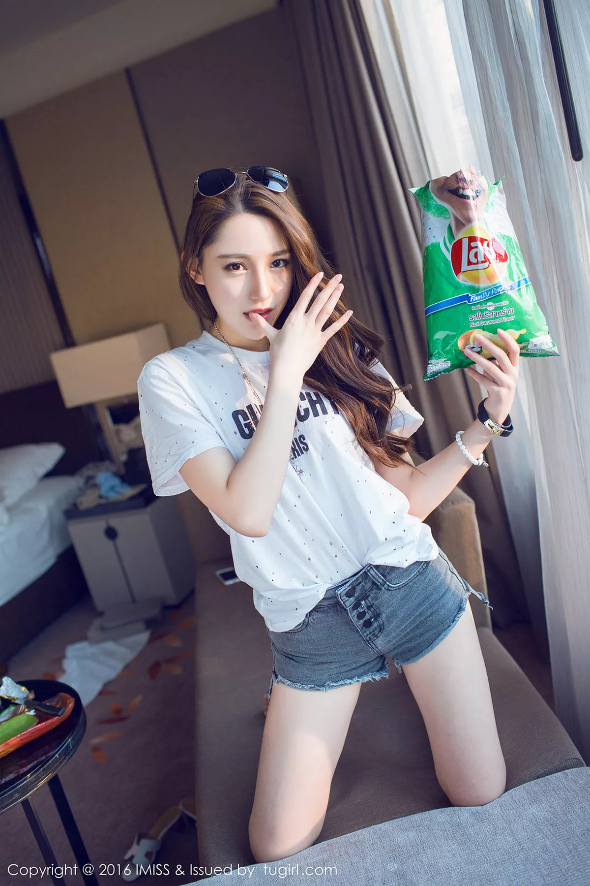 秀人集.com_[IMISS爱蜜社]Vol.080_长腿美女刘奕宁Lynn泰国旅拍性感私房内衣秀完美曲线49P