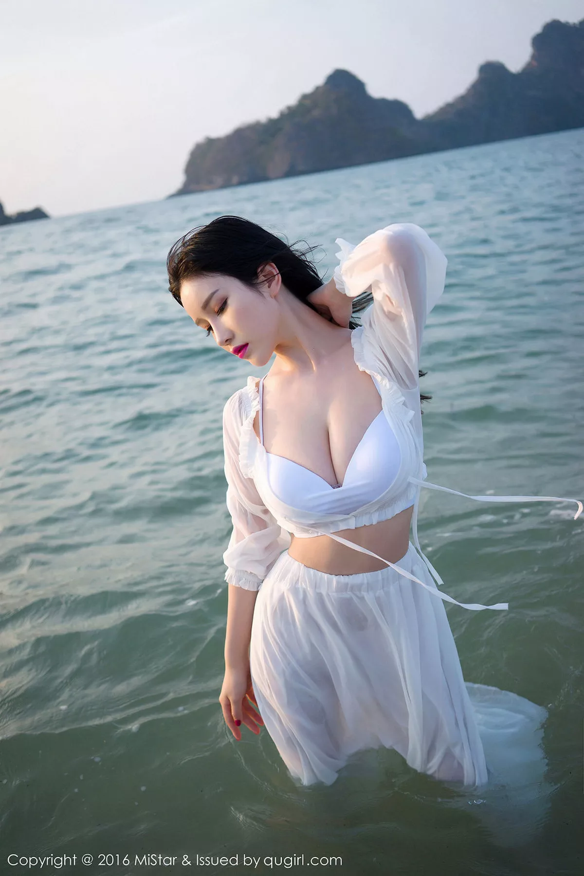 秀人集.com_[MiStar魅妍社]Vol.106_于姬Una兰卡威旅拍海边沙滩白色薄纱裙秀豪乳写真50P