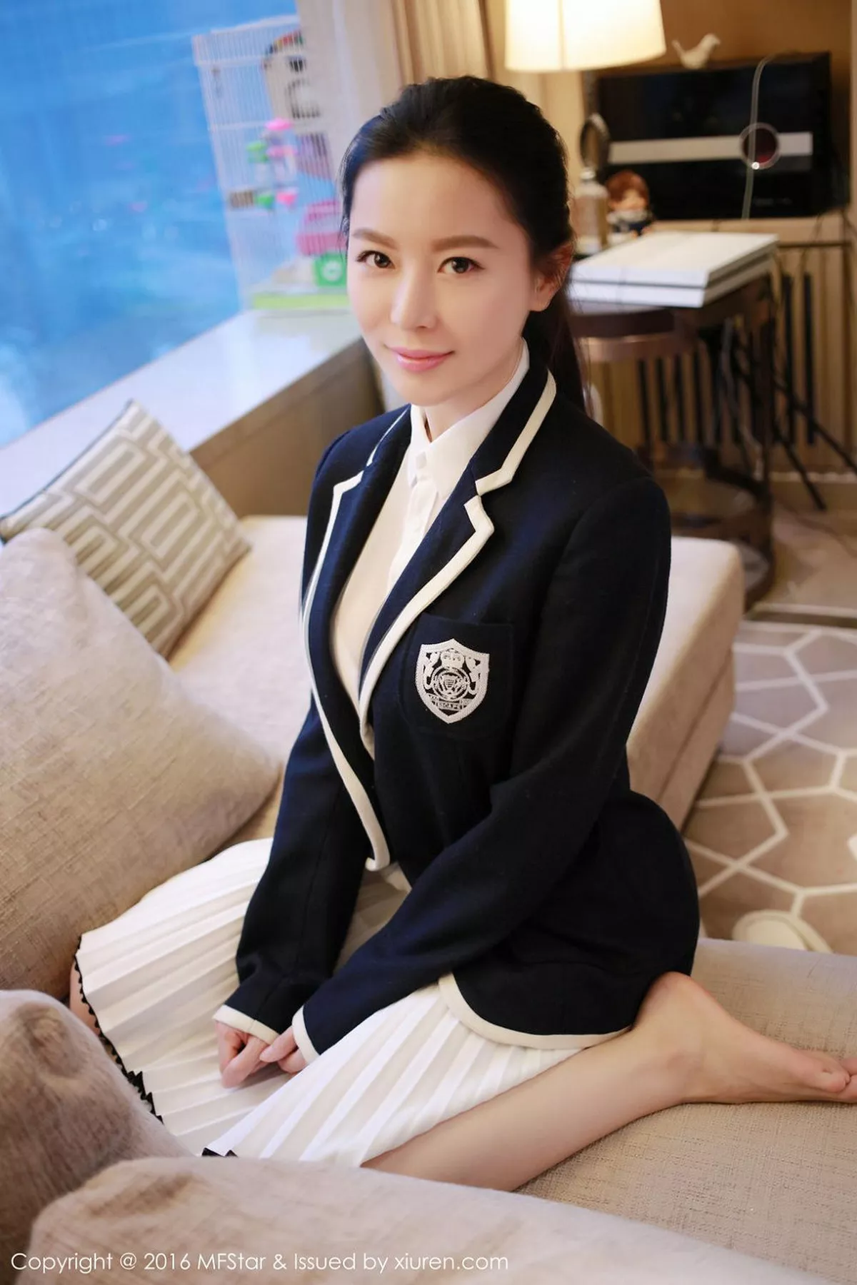 秀人集.com_[MFStar模范学院]Vol.076_嫩模慕羽茜居家制服展成熟女人韵味性感内衣迷人写真52P