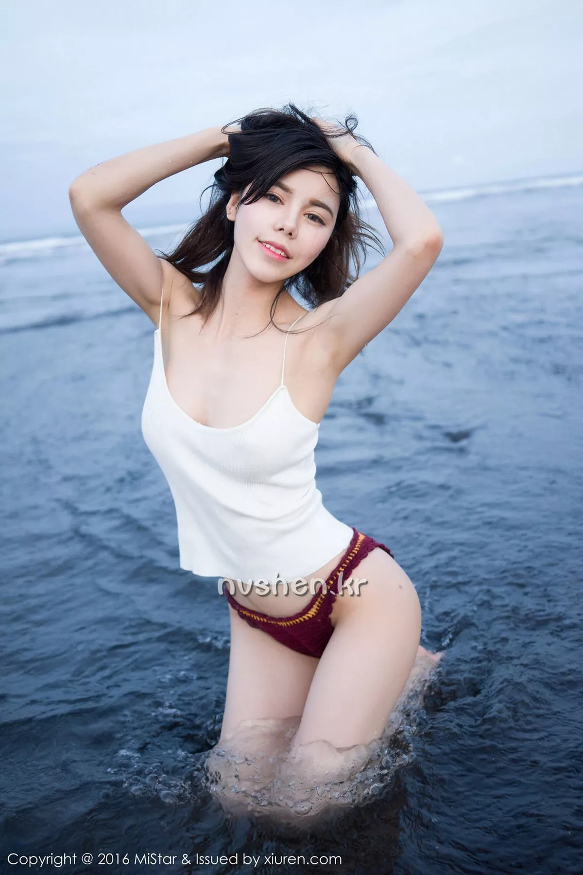 秀人集.com_[MiStar魅妍社]Vol.125_嫩模沈佳熹巴厘岛旅拍第2套沙滩边吊带内衣秀美胸写真50P