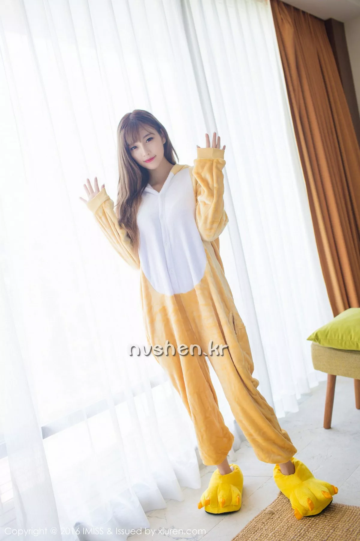 秀人集.com_[IMISS爱蜜社]Vol.136_嫩模Sugar小甜心CC苏梅岛旅拍美女扮野兽性感黑丝写真59P