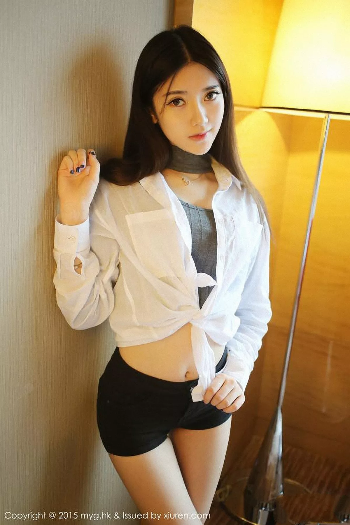 秀人集.com_[MyGirl美媛馆]Vol.119_嫩模于小小姐Momo黑色牛仔短裤白嫩美腿清爽迷人写真45P