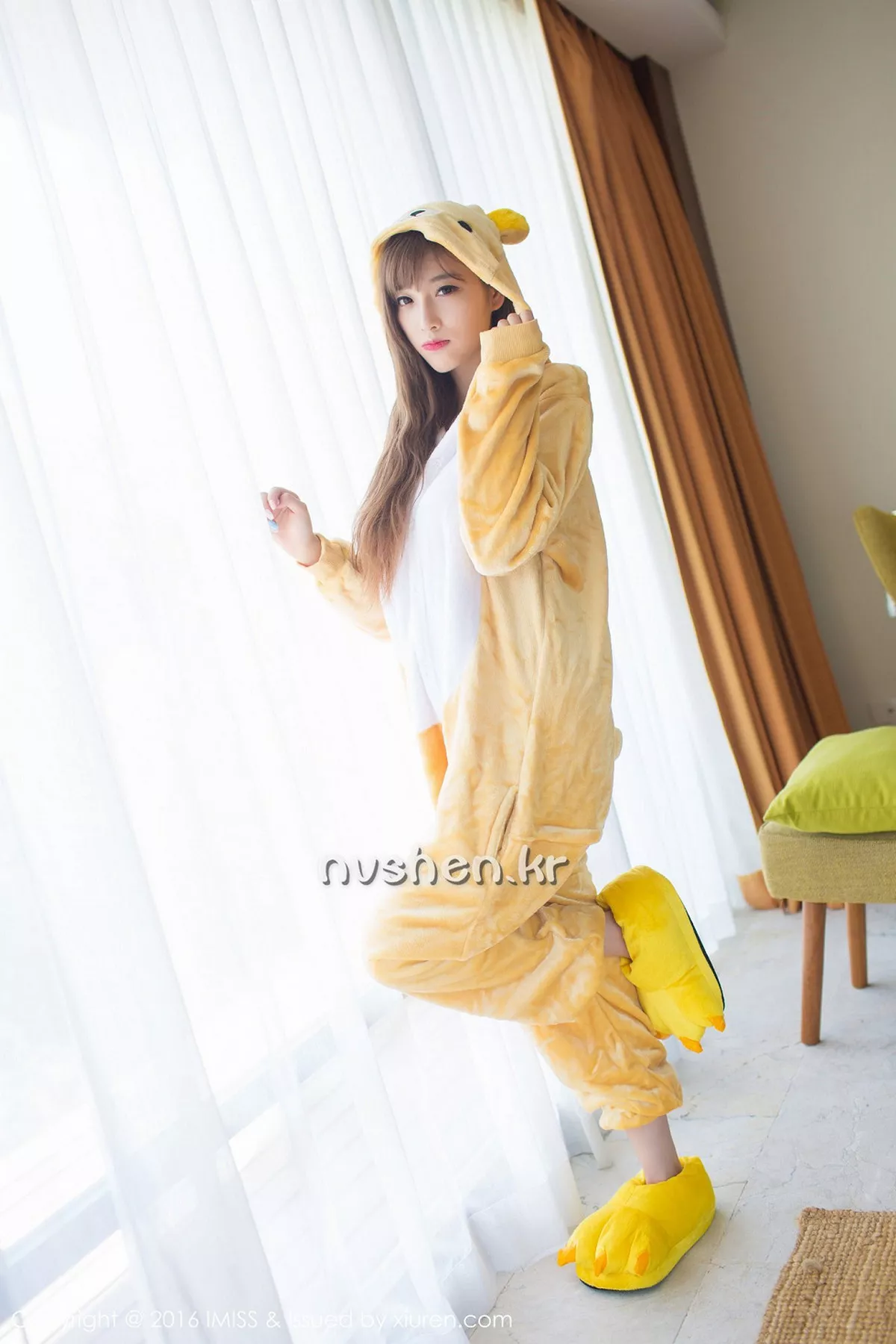 秀人集.com_[IMISS爱蜜社]Vol.136_嫩模Sugar小甜心CC苏梅岛旅拍美女扮野兽性感黑丝写真59P