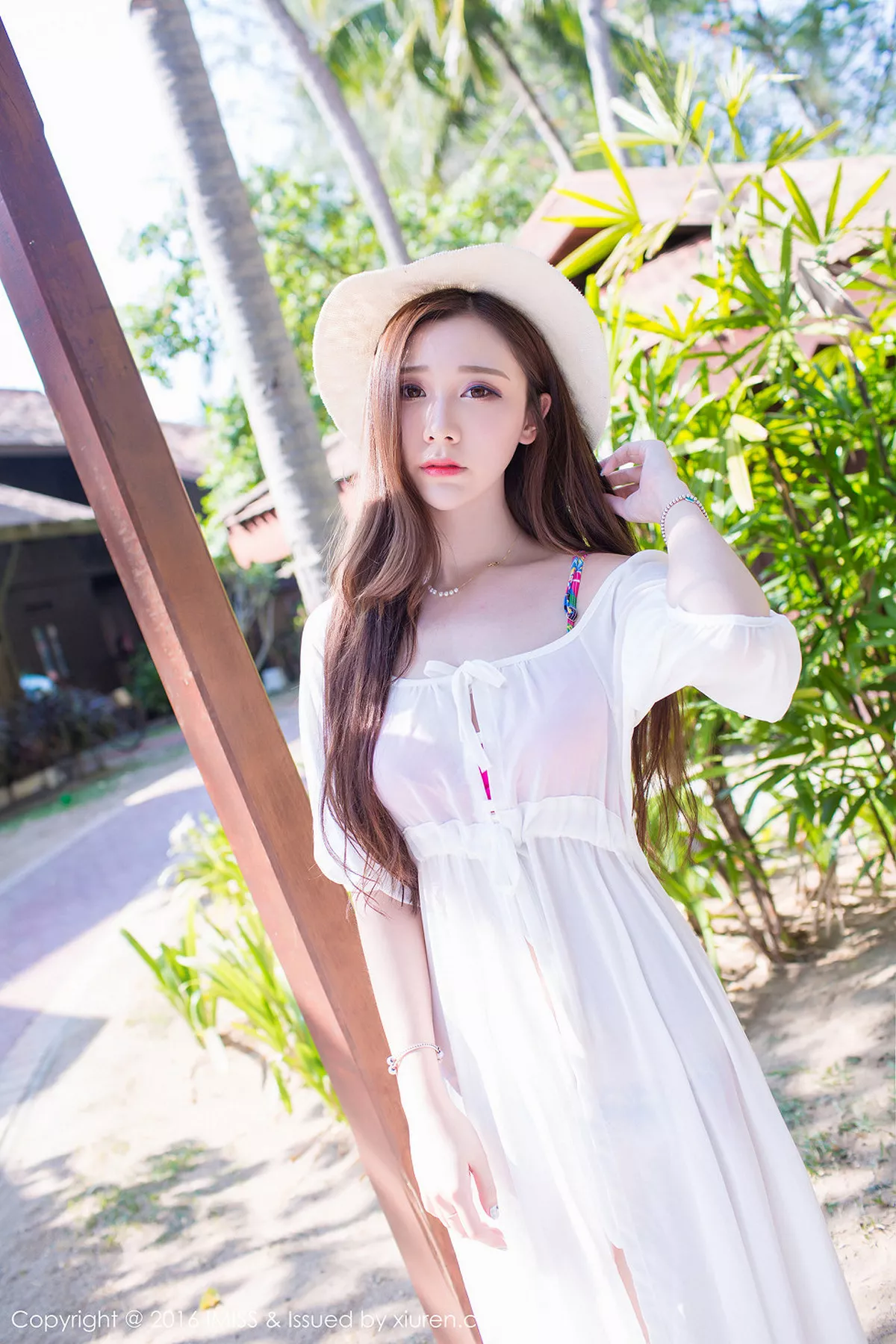 秀人集.com_[IMISS爱蜜社]Vol.091_淼淼萌萌哒兰卡威旅拍红色内衣秀美胸花仙子迷人写真52P