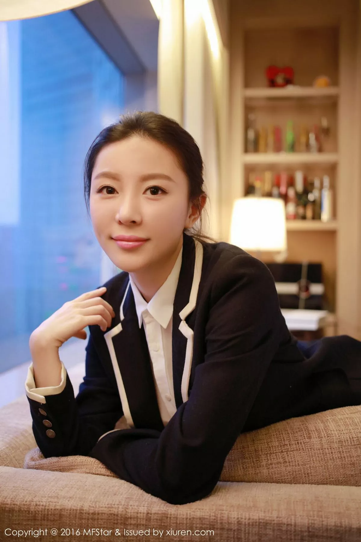 秀人集.com_[MFStar模范学院]Vol.076_嫩模慕羽茜居家制服展成熟女人韵味性感内衣迷人写真52P