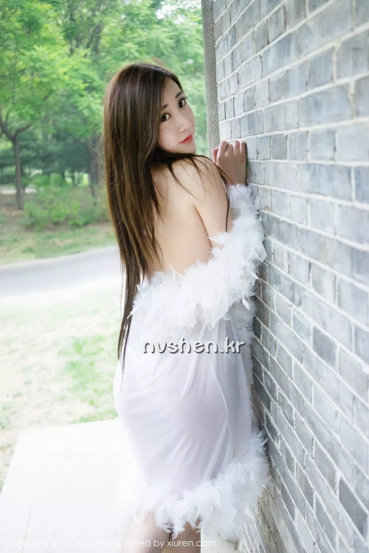 秀人集.com_[MiStar魅妍社]Vol.137_嫩模王婉悠Quenna红色情趣内衣秀美乳丁字裤极致诱惑写真28P