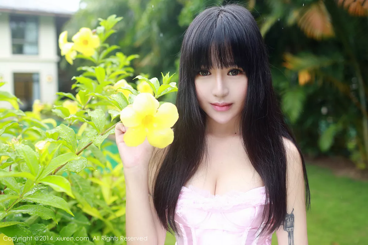 秀人集.com_[XiuRen秀人网]No.215_萝莉嫩模八宝icey三亚旅拍性感内衣系列童颜巨乳诱惑写真77P