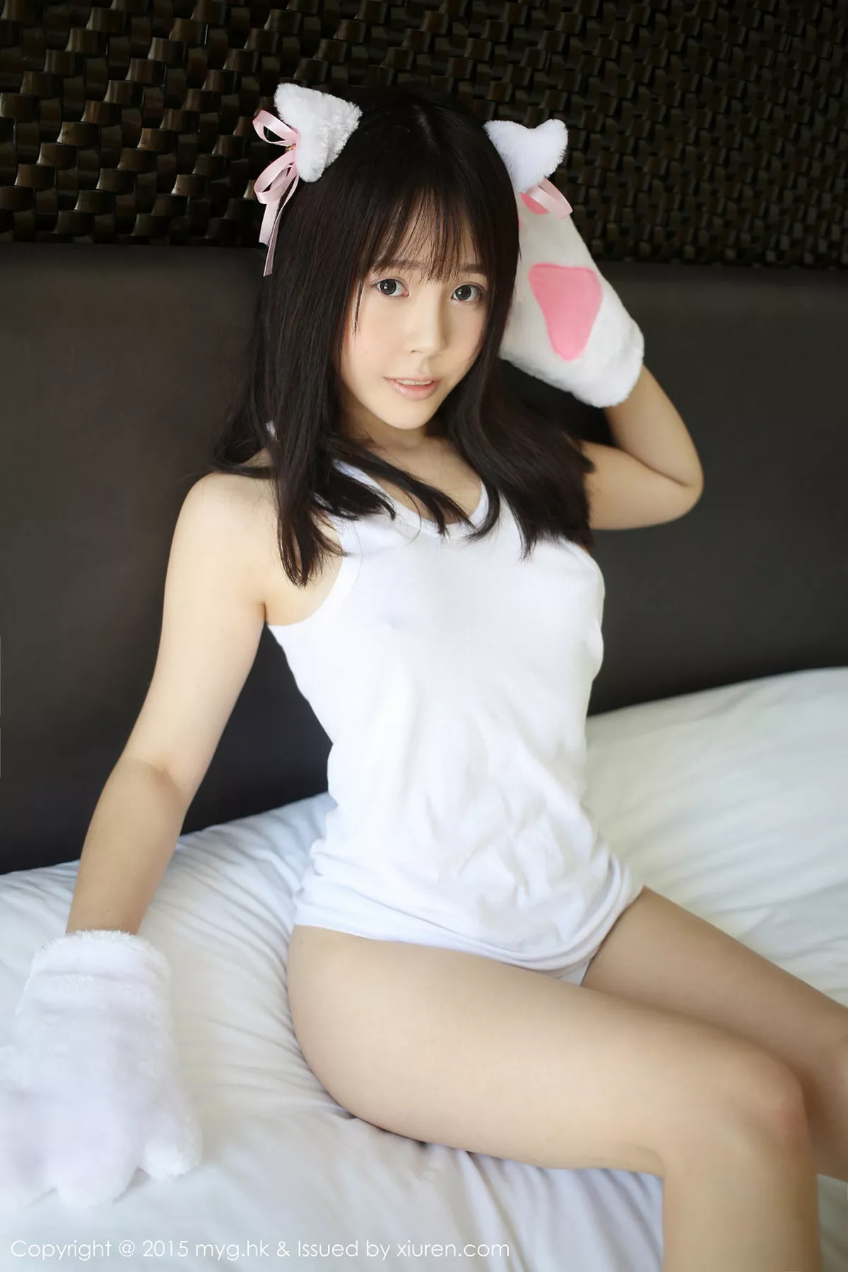 秀人集.com_[MyGirl美媛馆]Vol.163_嫩模Evelyn艾莉三亚旅拍白色背心白色透视内裤秀美臀63P