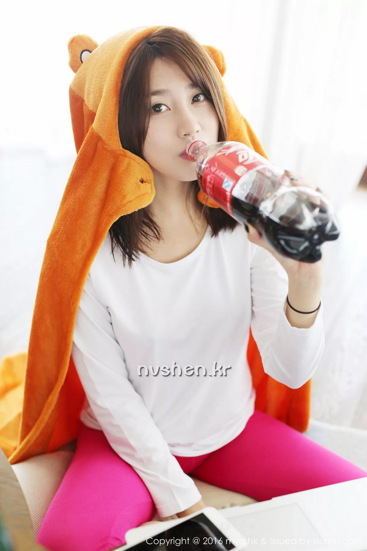 秀人集.com_[MyGirl美媛馆]Vol.233_嫩模许诺Sabrina居家私房护士装白色丝袜性感美腿写真64P