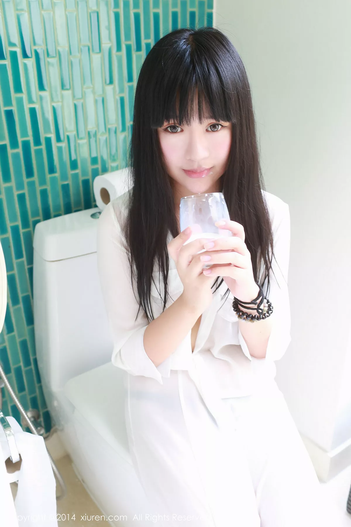 秀人集.com_[XiuRen秀人网]No.215_萝莉嫩模八宝icey三亚旅拍性感内衣系列童颜巨乳诱惑写真77P