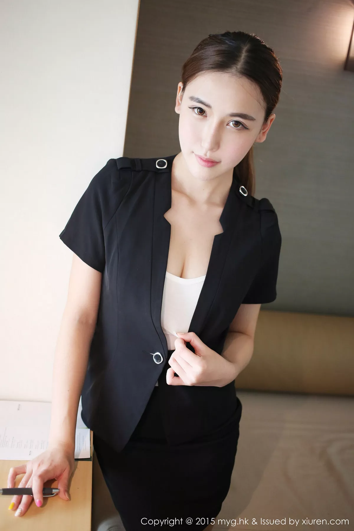 秀人集.com_[MyGirl美媛馆]Vol.161_嫩模熊吖BOBO黑色教师制服吊带丝袜性感迷人写真40P