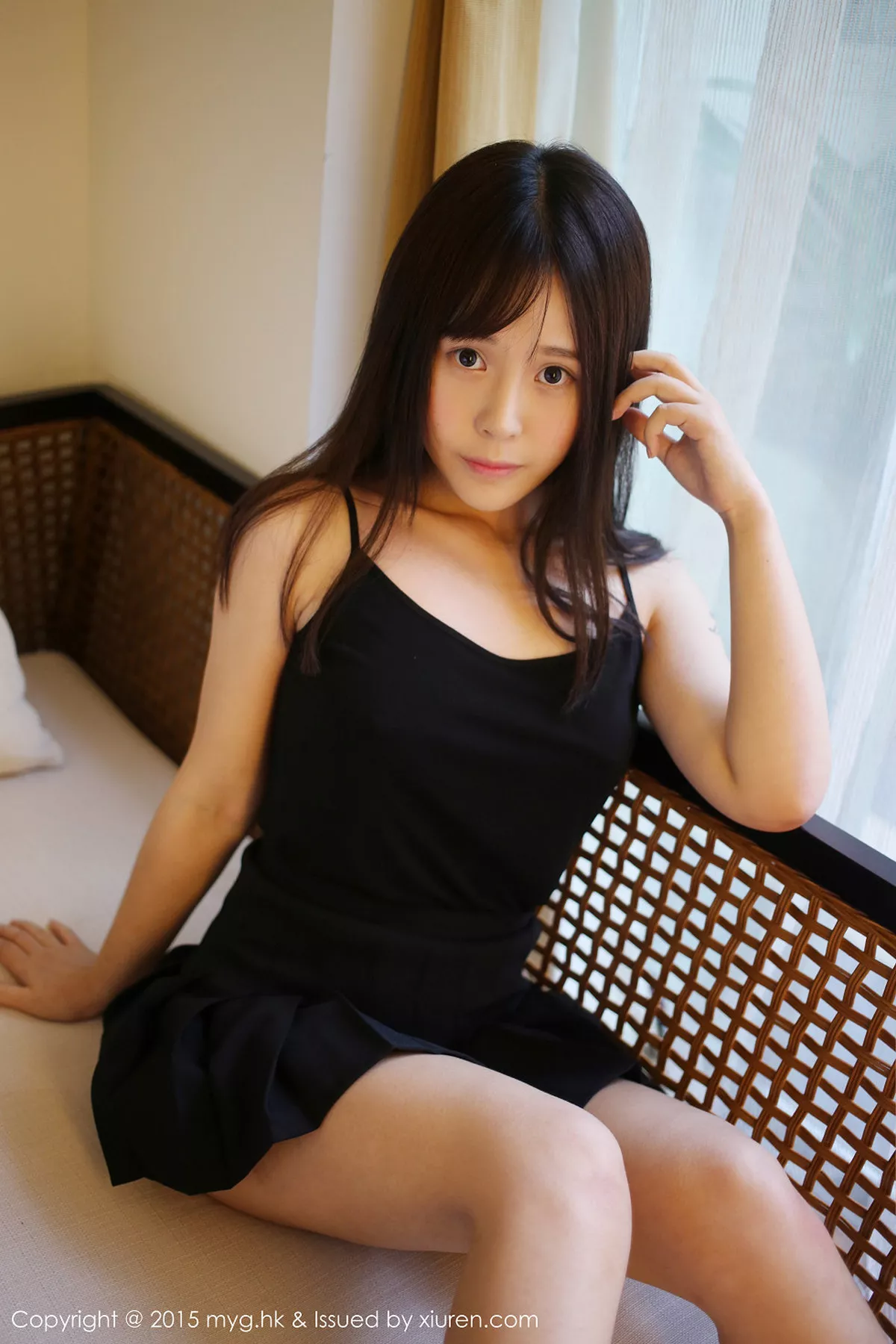 秀人集.com_[MyGirl美媛馆]Vol.173_嫩模Evelyn艾莉三亚旅拍花色短旗袍白丝美腿性感写真93P