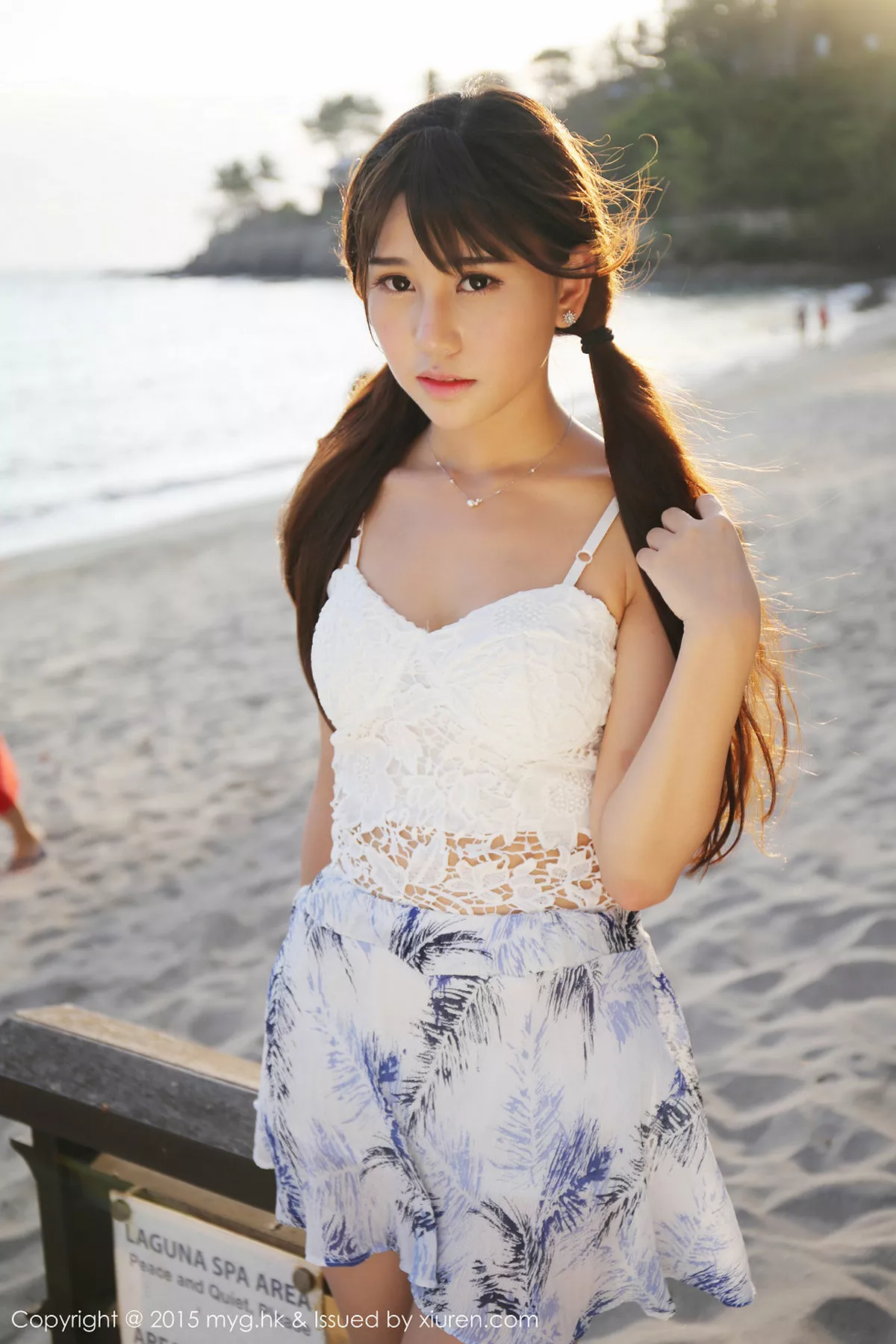 秀人集.com_[MyGirl美媛馆]Vol.154_嫩模Milk楚楚龙目岛旅拍第三套吊带白色内衣清新迷人写真43P