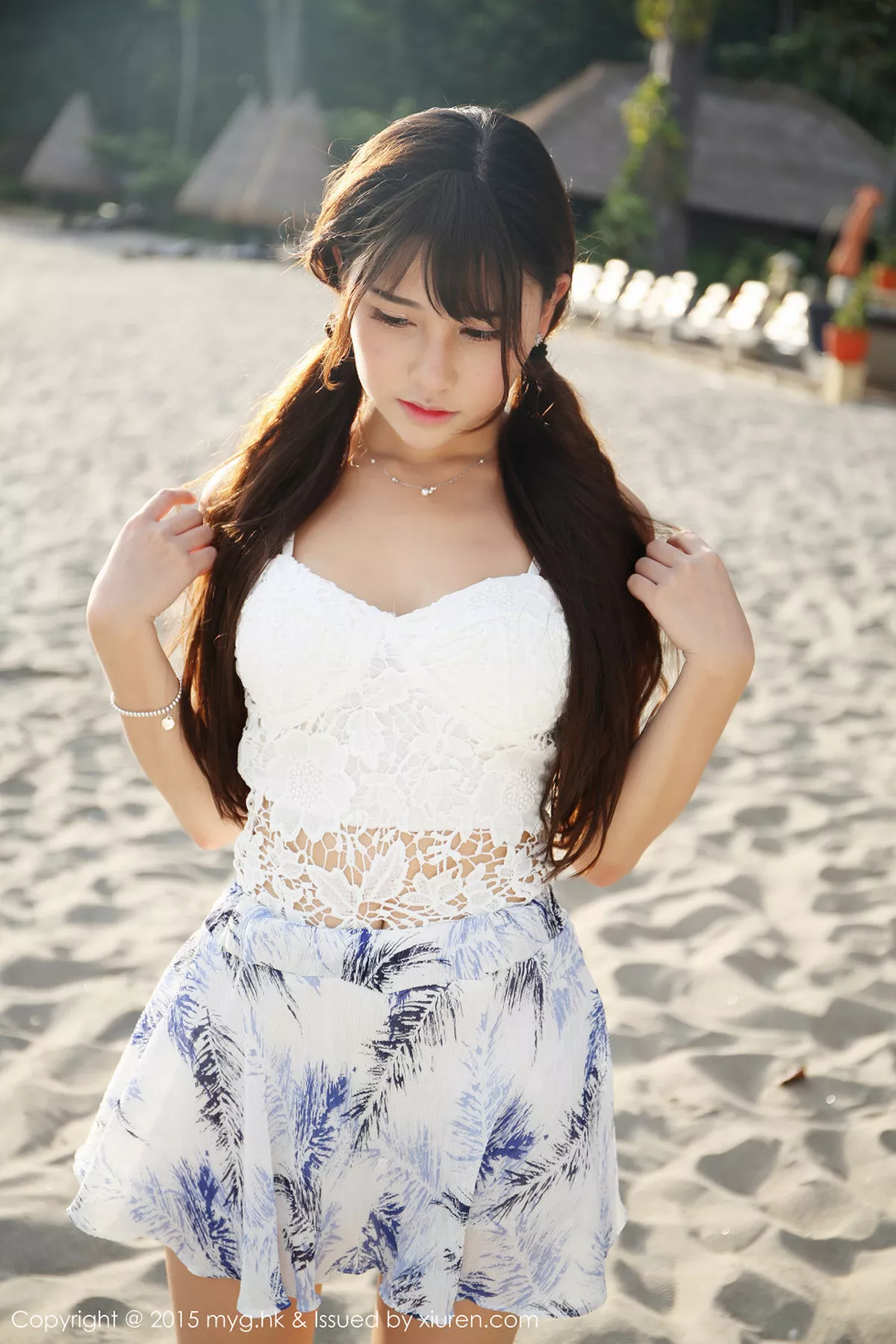 秀人集.com_[MyGirl美媛馆]Vol.154_嫩模Milk楚楚龙目岛旅拍第三套吊带白色内衣清新迷人写真43P