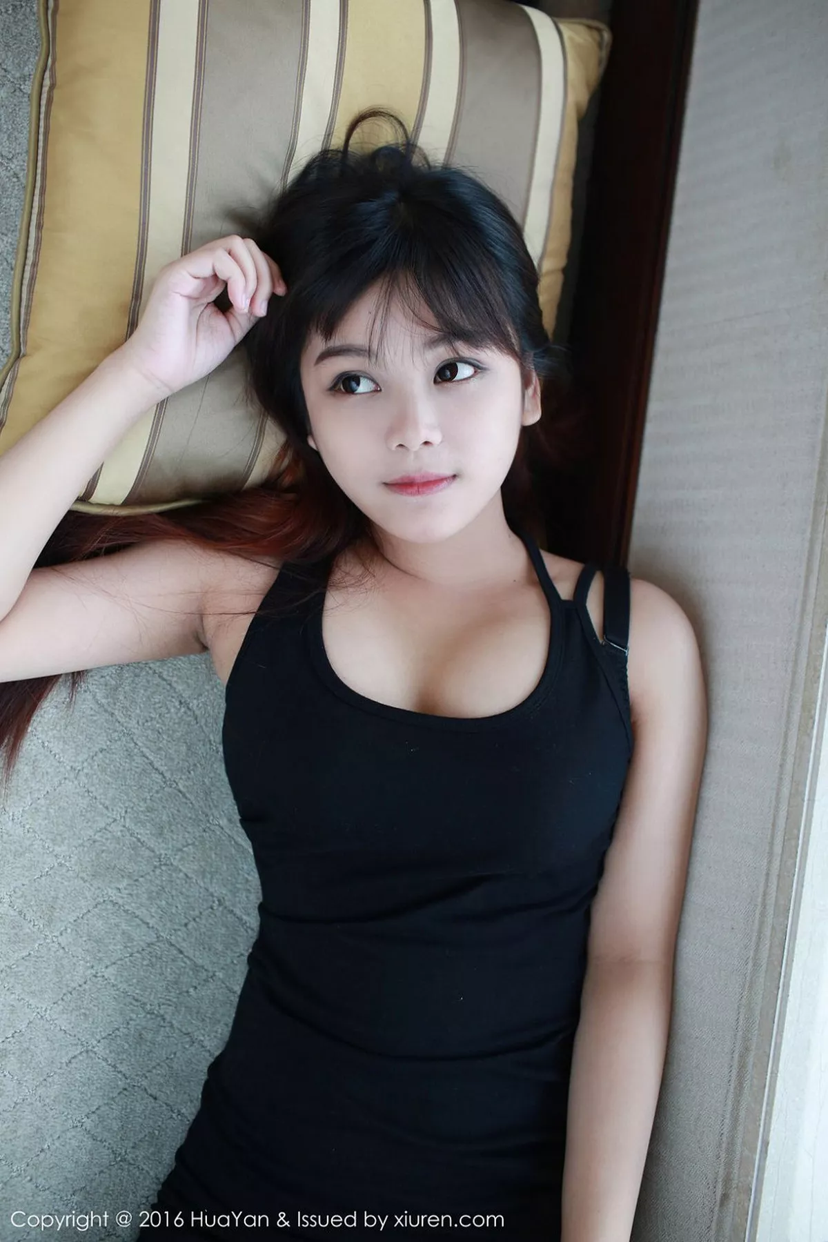 秀人集.com_[HuaYan花の颜]Vol.016_新人嫩模小月儿性感黑色女仆装黑色渔网丝袜清新写真54P