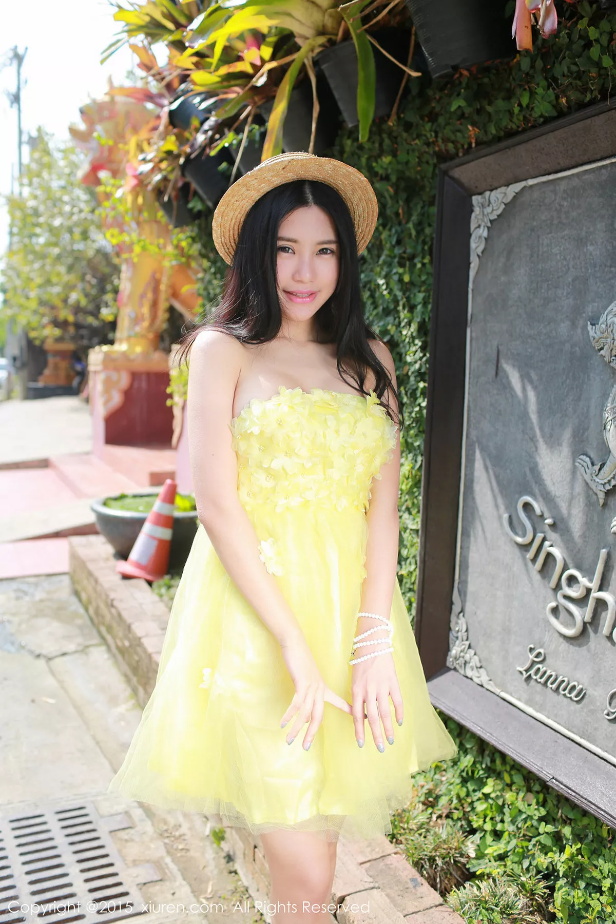 秀人集.com_[XiuRen秀人网]No.296_迷人妹子绮里嘉ula泰国清迈旅拍白色内衣秀美胸性感写真67P