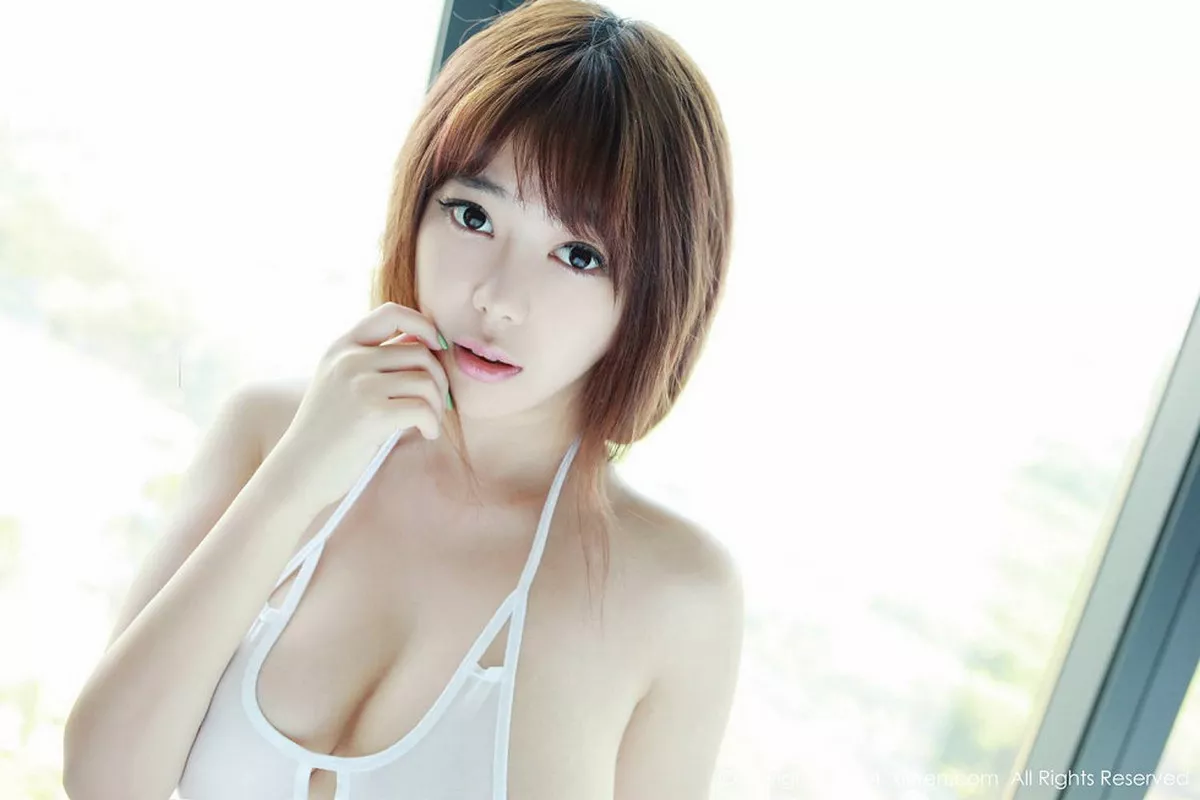 秀人集.com_[XiuRen秀人网]No.262_嫩模刘飞儿Faye性感内衣系列秀火辣身材爆乳诱惑写真50P