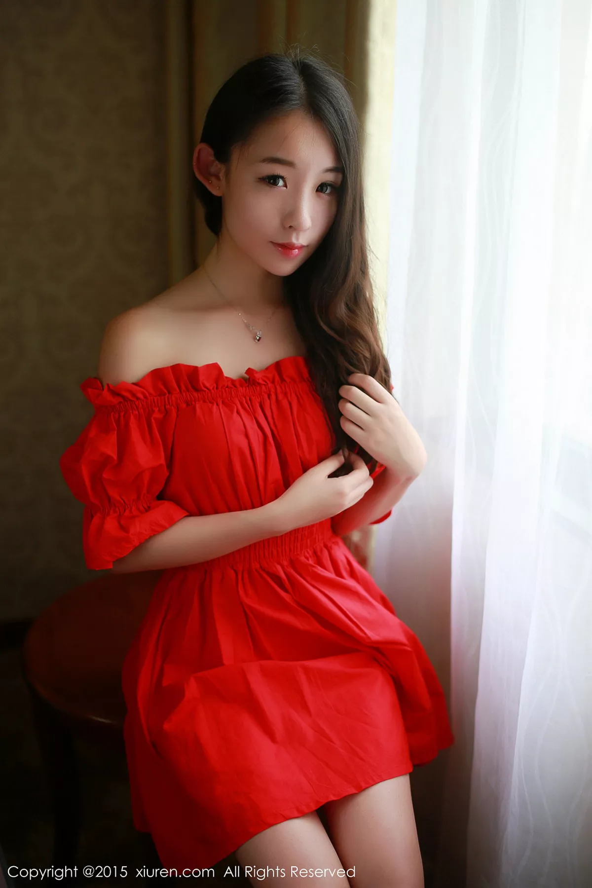 秀人集.com_[XiuRen秀人网]No.347_学生妹子梓萱Crystal抹胸连衣裙秀苗条身材性感黑丝写真60P