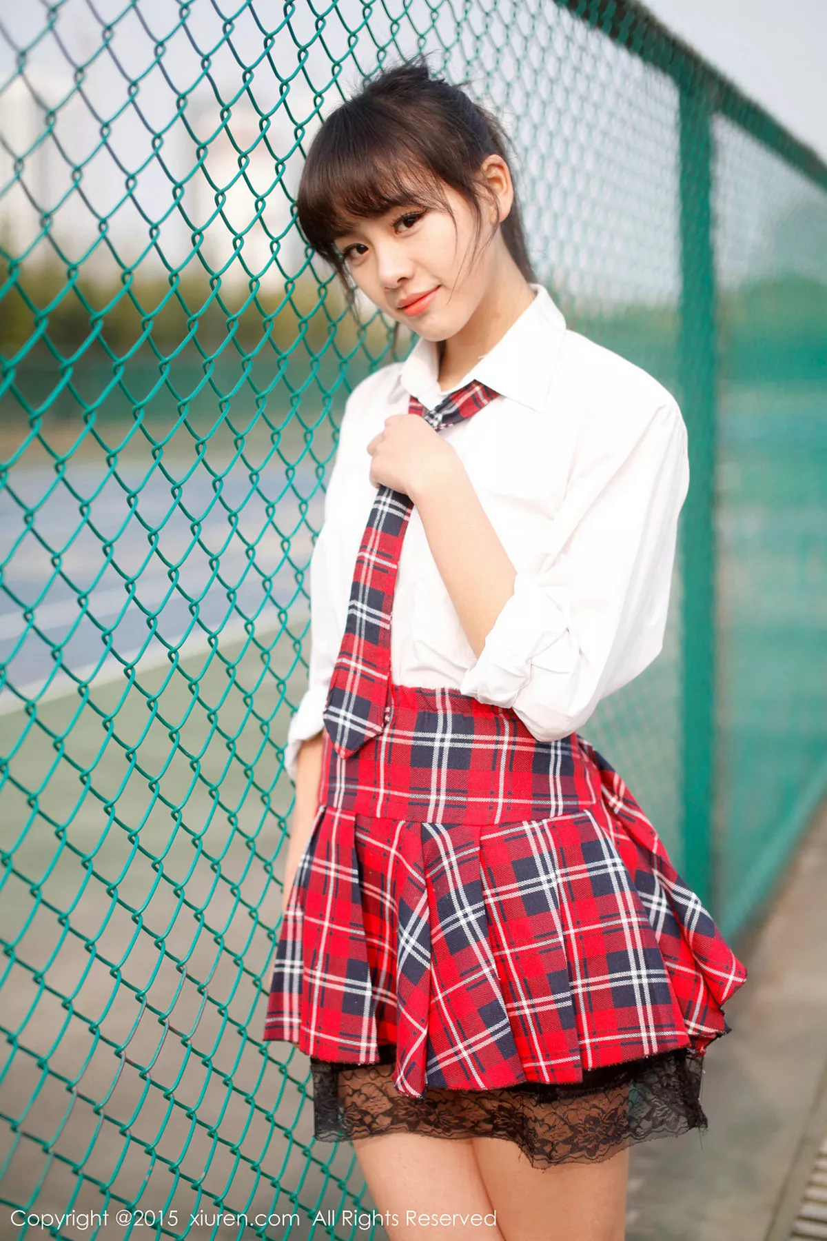 秀人集.com_[XiuRen秀人网]No.318_邻家女孩七米baby户外红色格子裙清新学生装迷人写真112P