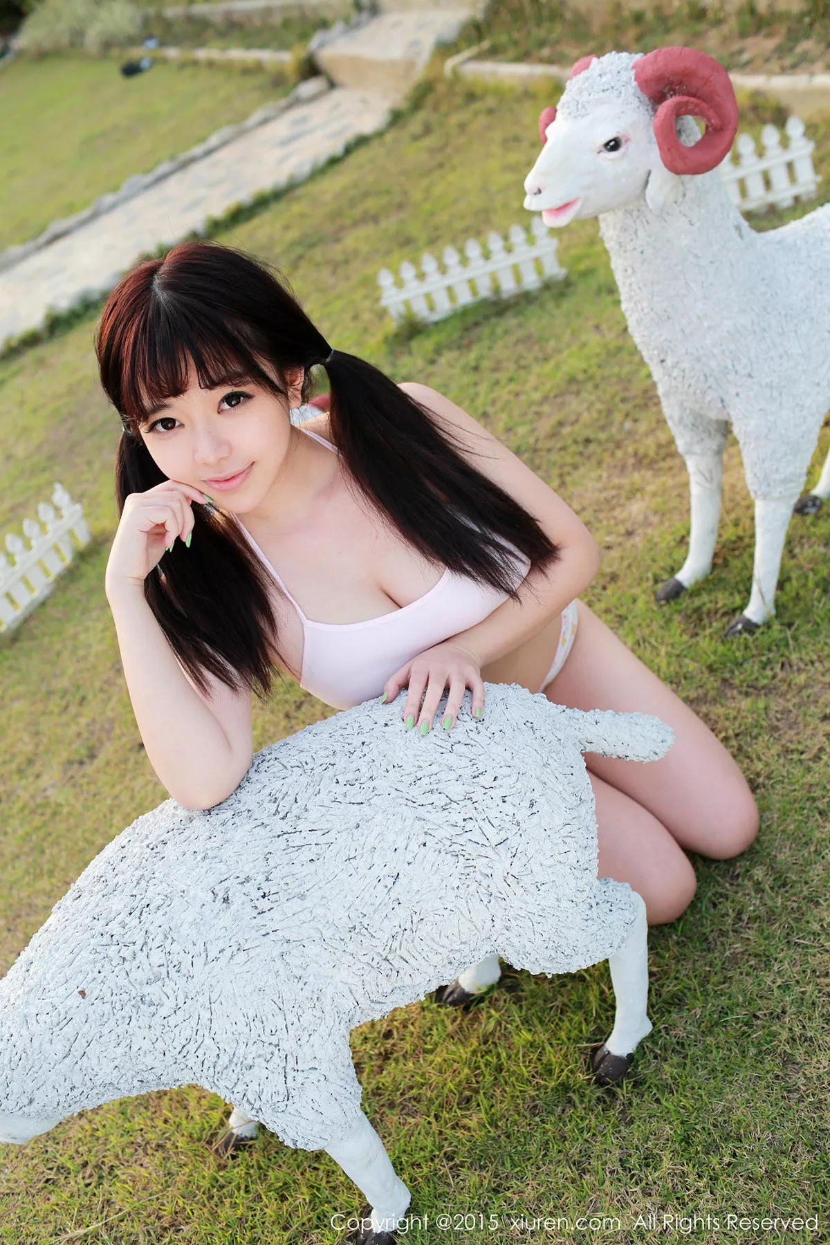 秀人集.com_[XiuRen秀人网]No.291_嫩模刘飞儿Faye泰国清迈旅拍白色内衣秀丰满美乳诱惑写真53P