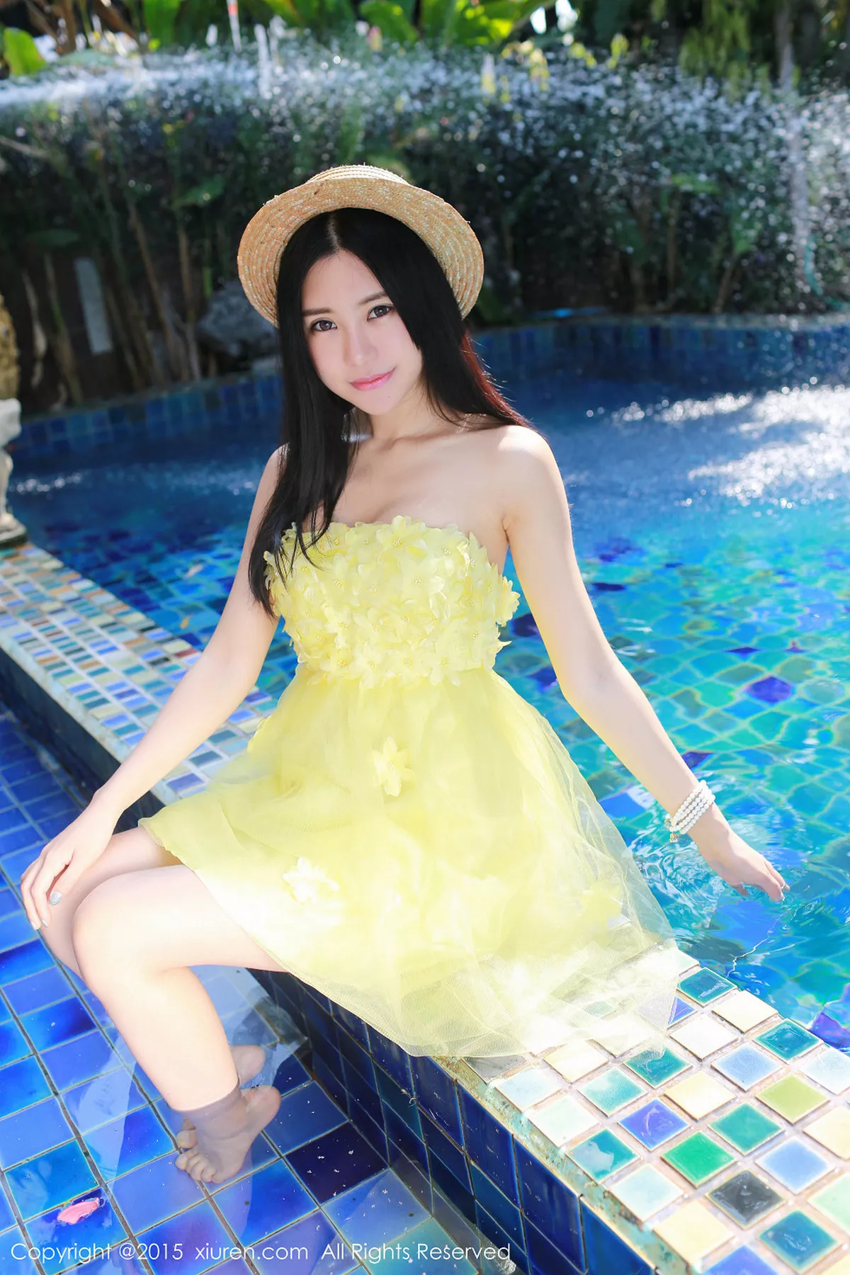 秀人集.com_[XiuRen秀人网]No.296_迷人妹子绮里嘉ula泰国清迈旅拍白色内衣秀美胸性感写真67P