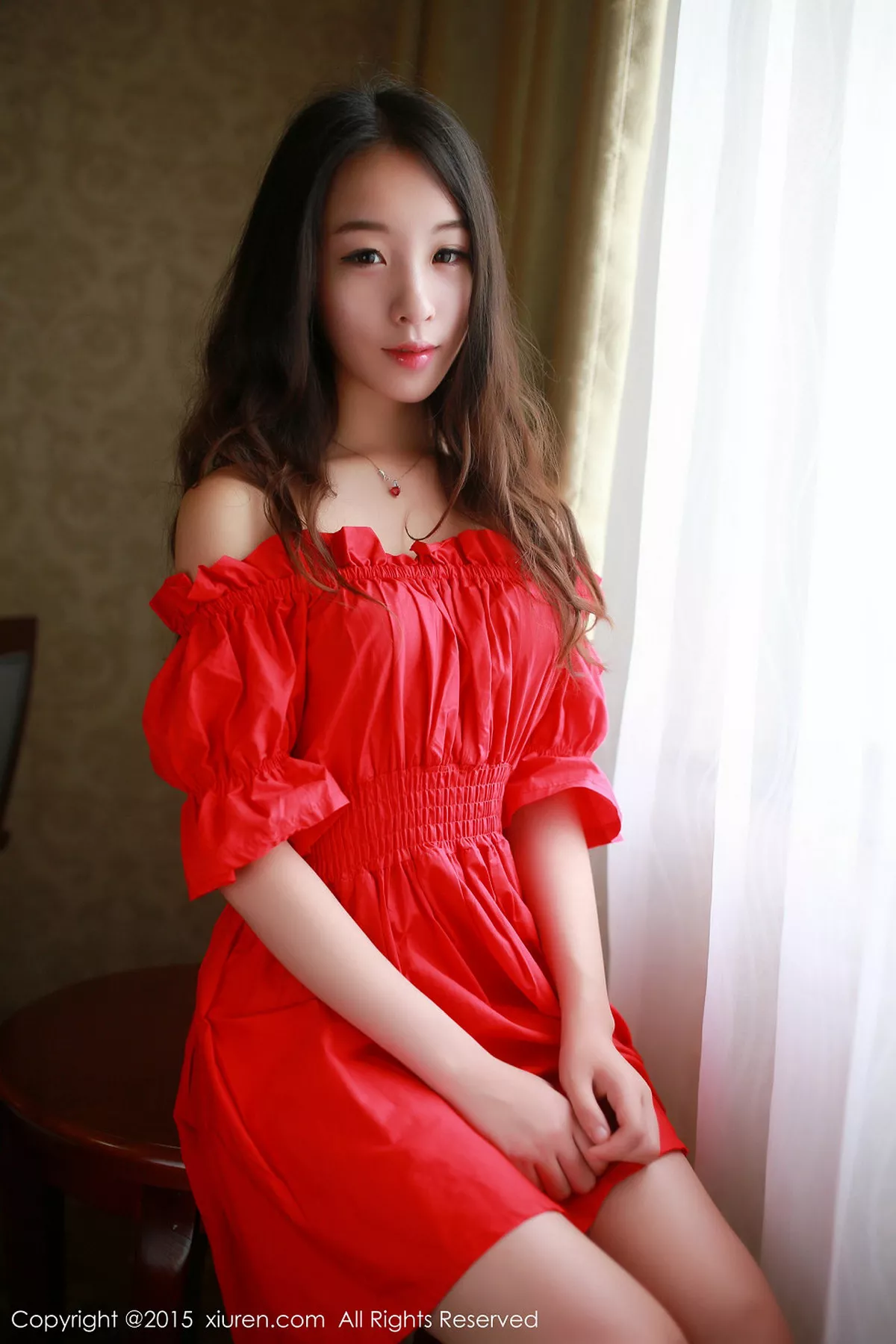 秀人集.com_[XiuRen秀人网]No.347_学生妹子梓萱Crystal抹胸连衣裙秀苗条身材性感黑丝写真60P