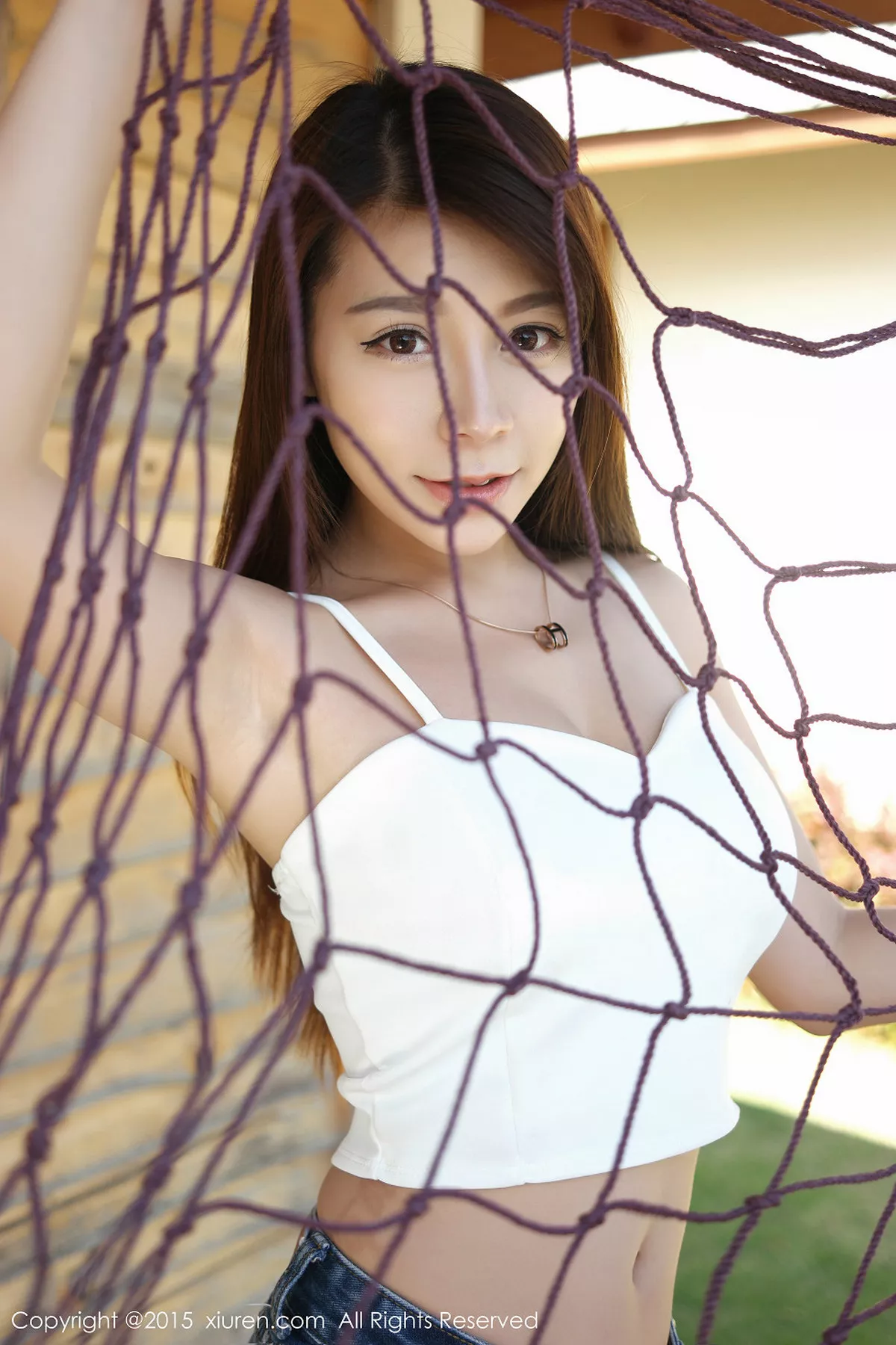 秀人集.com_[XiuRen秀人网]No.292_大胸嫩模vetiver嘉宝贝儿牛仔短裤白色上衣性感写真50P