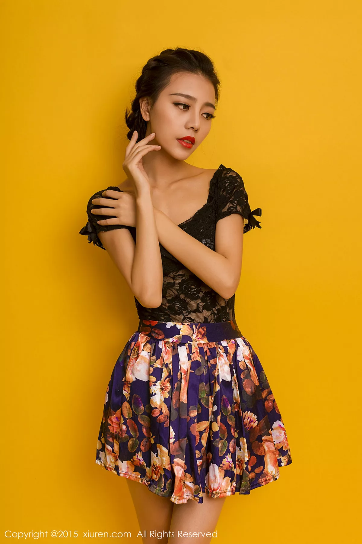 秀人集.com_[XiuRen秀人网]No.297_性感女神HONEYAL书本挡胸半裸秀豪乳完美诱惑写真50P