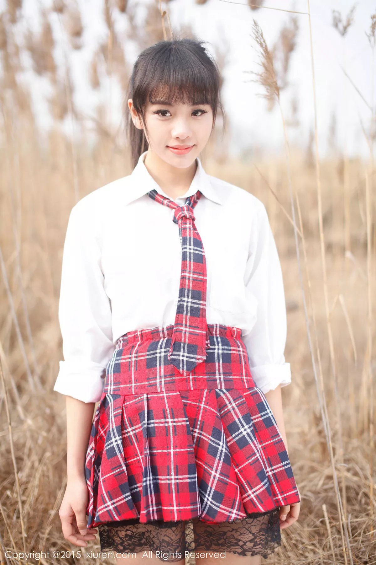 秀人集.com_[XiuRen秀人网]No.318_邻家女孩七米baby户外红色格子裙清新学生装迷人写真112P