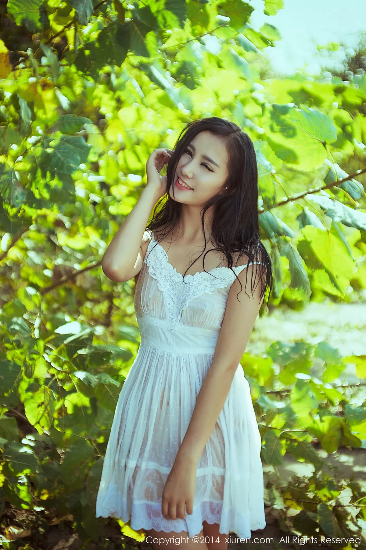 秀人集.com_[XiuRen秀人网]No.226_邻家美女刘薇拉户外花丛中性感内衣秀完美身材写真50P