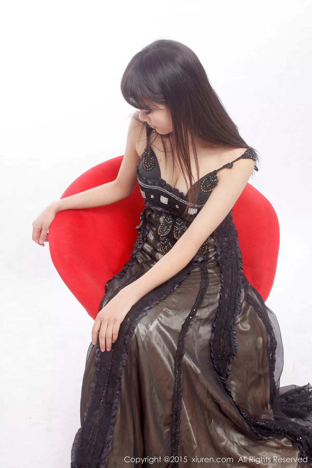 秀人集.com_[XiuRen秀人网]No.318_邻家女孩七米baby户外红色格子裙清新学生装迷人写真112P