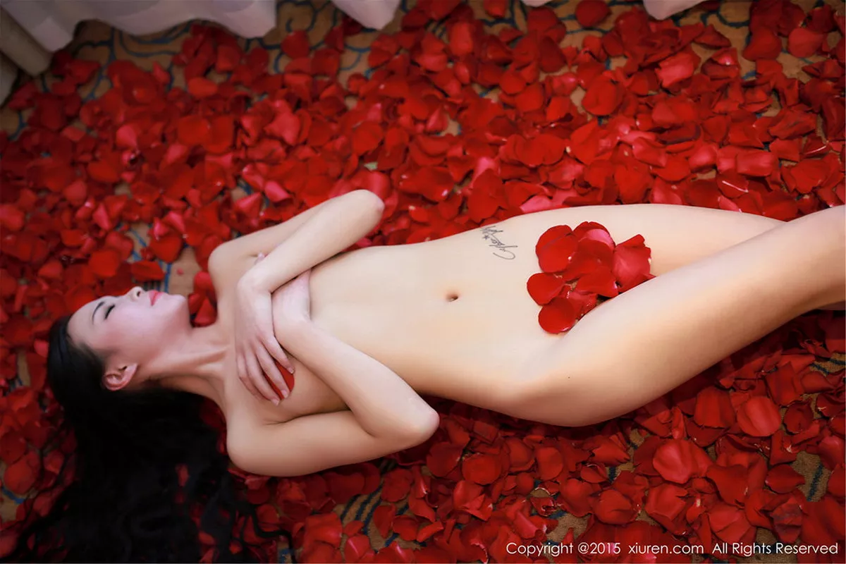 秀人集.com_[XiuRen秀人网]No.276_嫩模CyberJelly霜爷黑色蕾丝内衣玫瑰花香艳诱惑写真63P