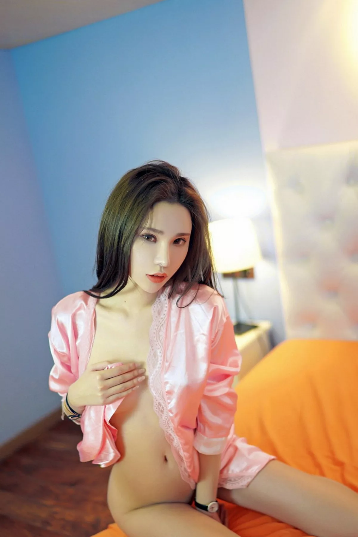 秀人集.com_[FeiLin嗲囡囡]Vol.073_性感女神萌琪琪Irene居家粉红睡衣秀完美胸型诱人胴体写真44P