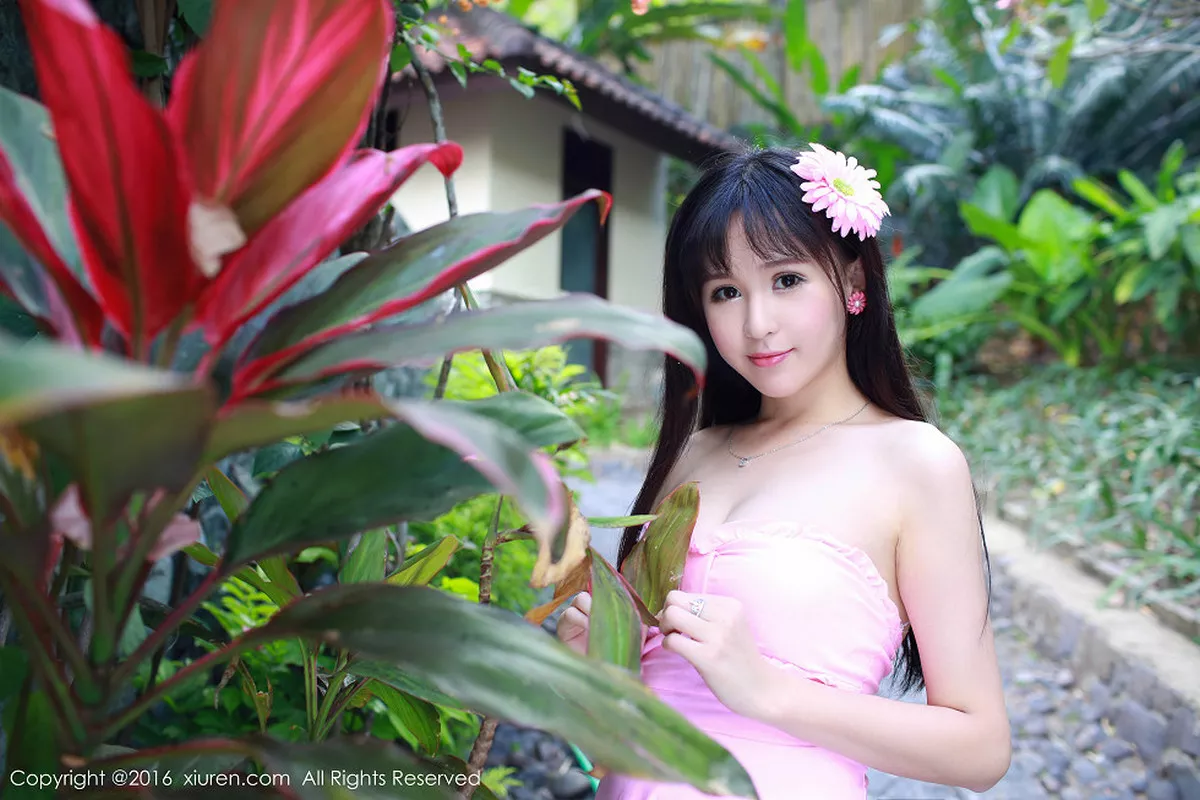 秀人集.com_[XiuRen秀人网]No.467_清新妹子唐雨辰TYC龙目岛旅拍粉红连身短裙清新迷人写真57P