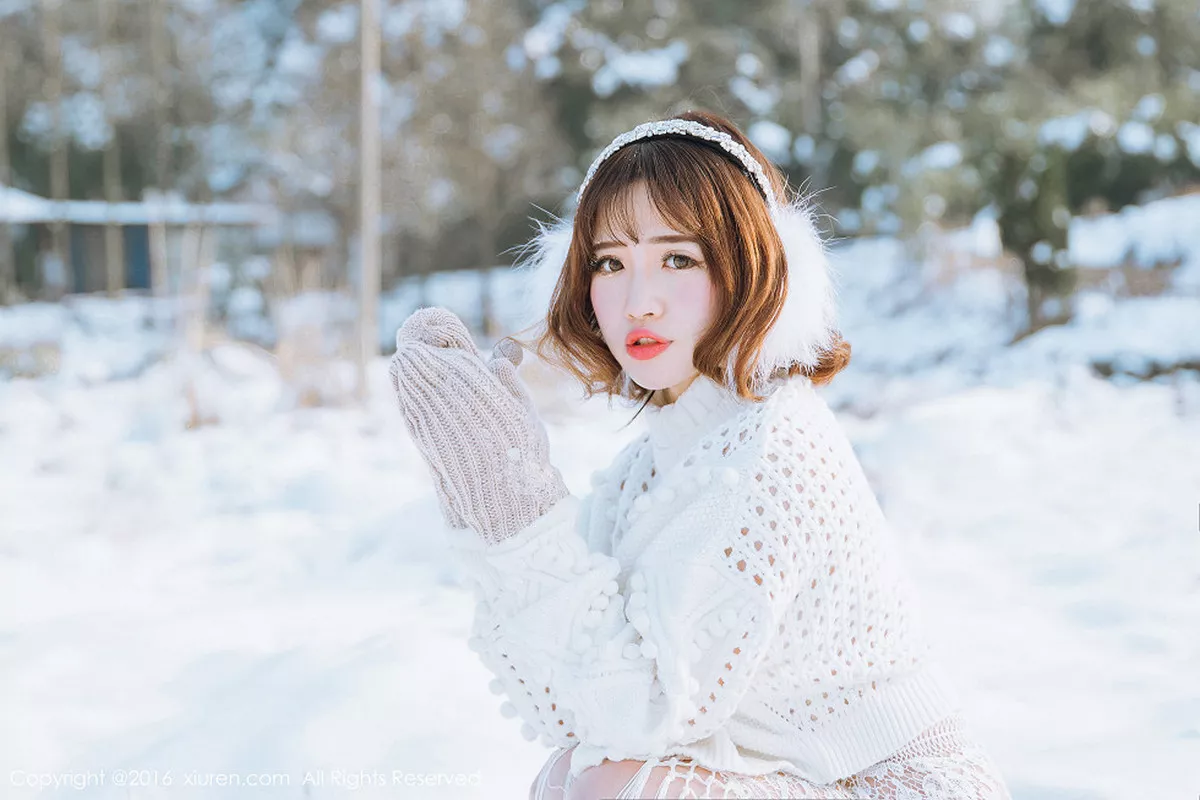 秀人集.com_[XiuRen秀人网]No.484_嫩模徐cake雪地里白色缕空毛衣美丽冻人秀豪乳写真35P