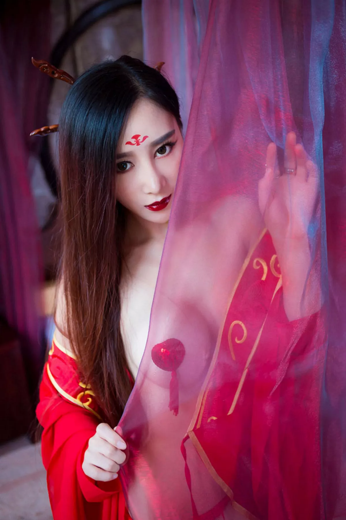 秀人集.com_[XiuRen秀人网]No.382_嫩模邹晶晶《花千骨魔化》COS七夕福利红色小内裤诱惑写真57P