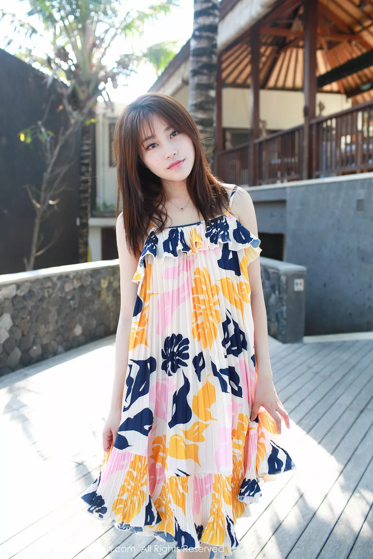 秀人集.com_[XiuRen秀人网]No.542_嫩模许诺Sabrina巴厘岛旅拍黄色短裤秀白嫩美腿性感写真47P