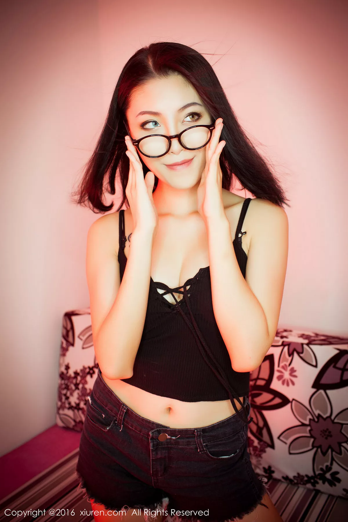 秀人集.com_[XiuRen秀人网]No.617_嫩模BOBO_xk牛仔热裤秀完美身材狐媚双眼冷艳迷人写真49P