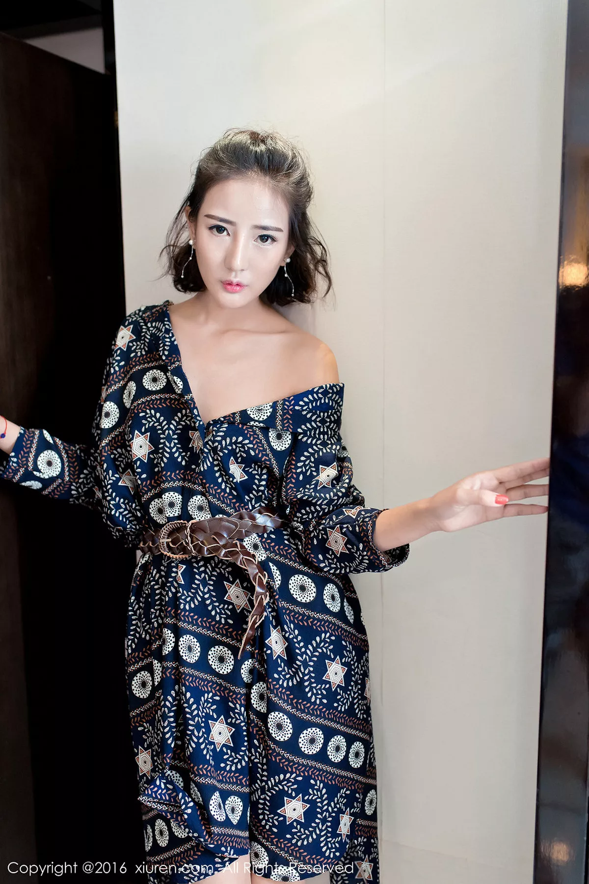 秀人集.com_[XiuRen秀人网]No.561_新人嫩模梅哥居家私房性感内衣系列及丝袜美腿诱惑写真54P