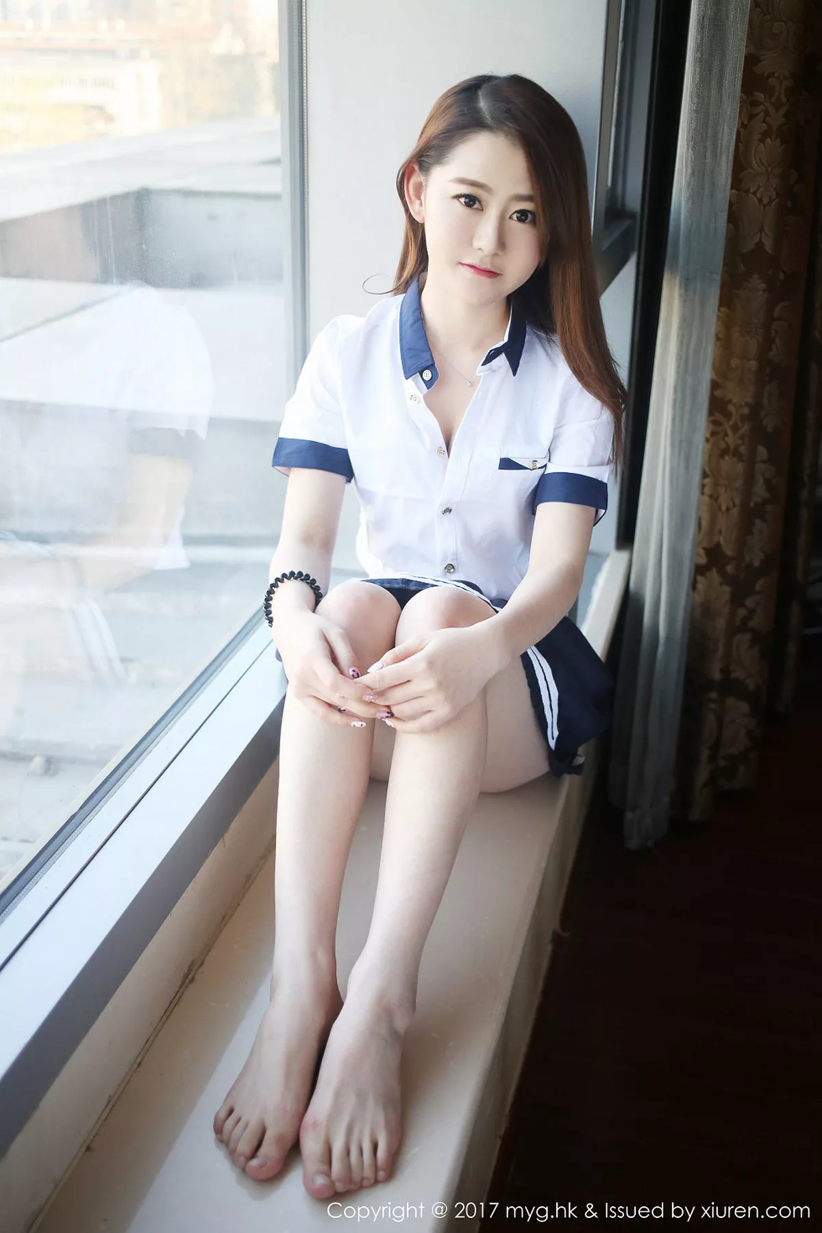 秀人集.com_[MyGirl美媛馆]Vol.241_养眼嫩模艾然Airan短裙学生装+性感兔女郎完美诱惑写真51P