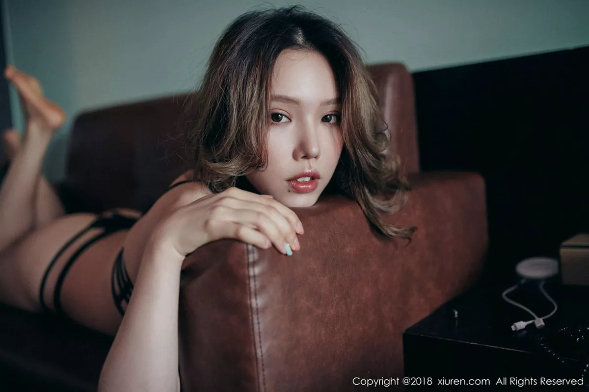 秀人集.com_[XiuRen秀人网]No.1195_女神黄乐然私房黄色高叉连体衣半脱露傲人豪乳极致诱惑写真40P